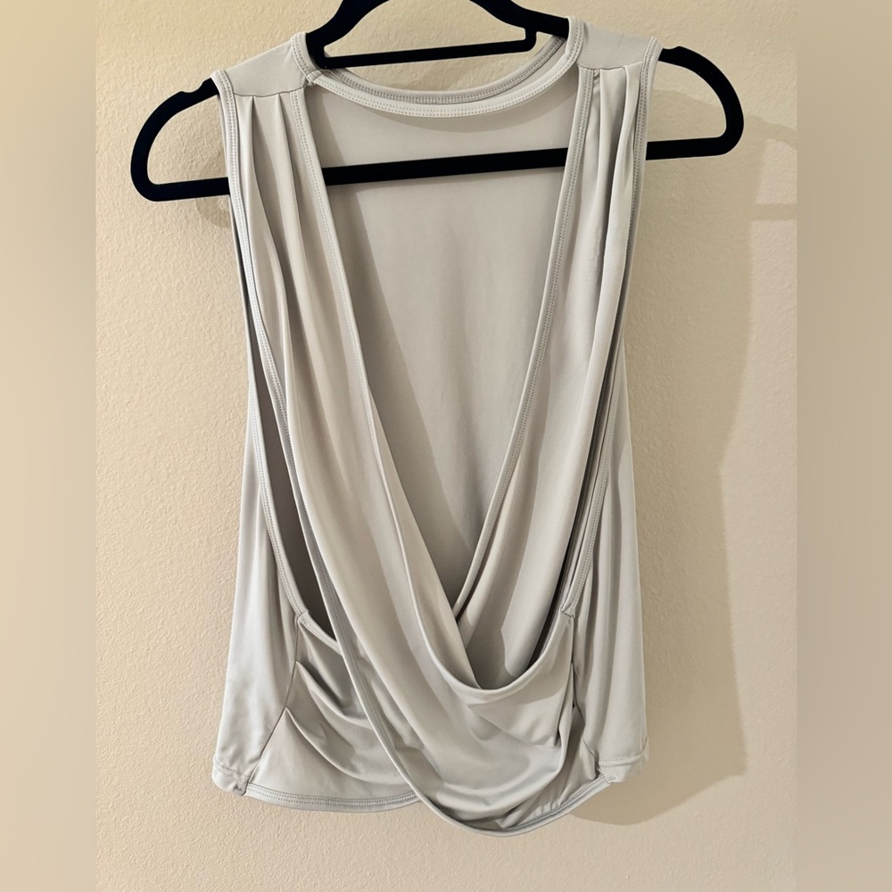 Backless Yoga Tee - Picture 3 of 6